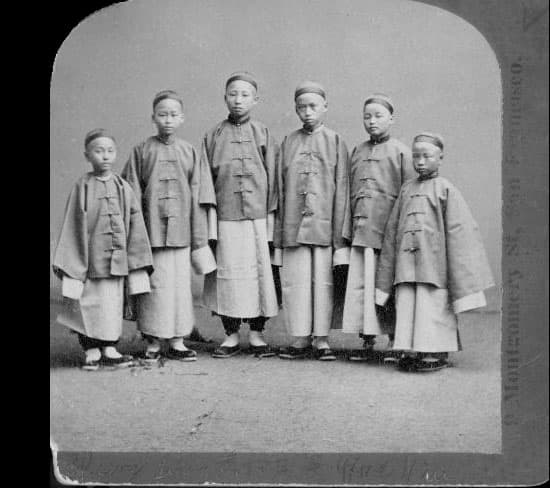 1872年首批到达美国的中国留美幼童合影