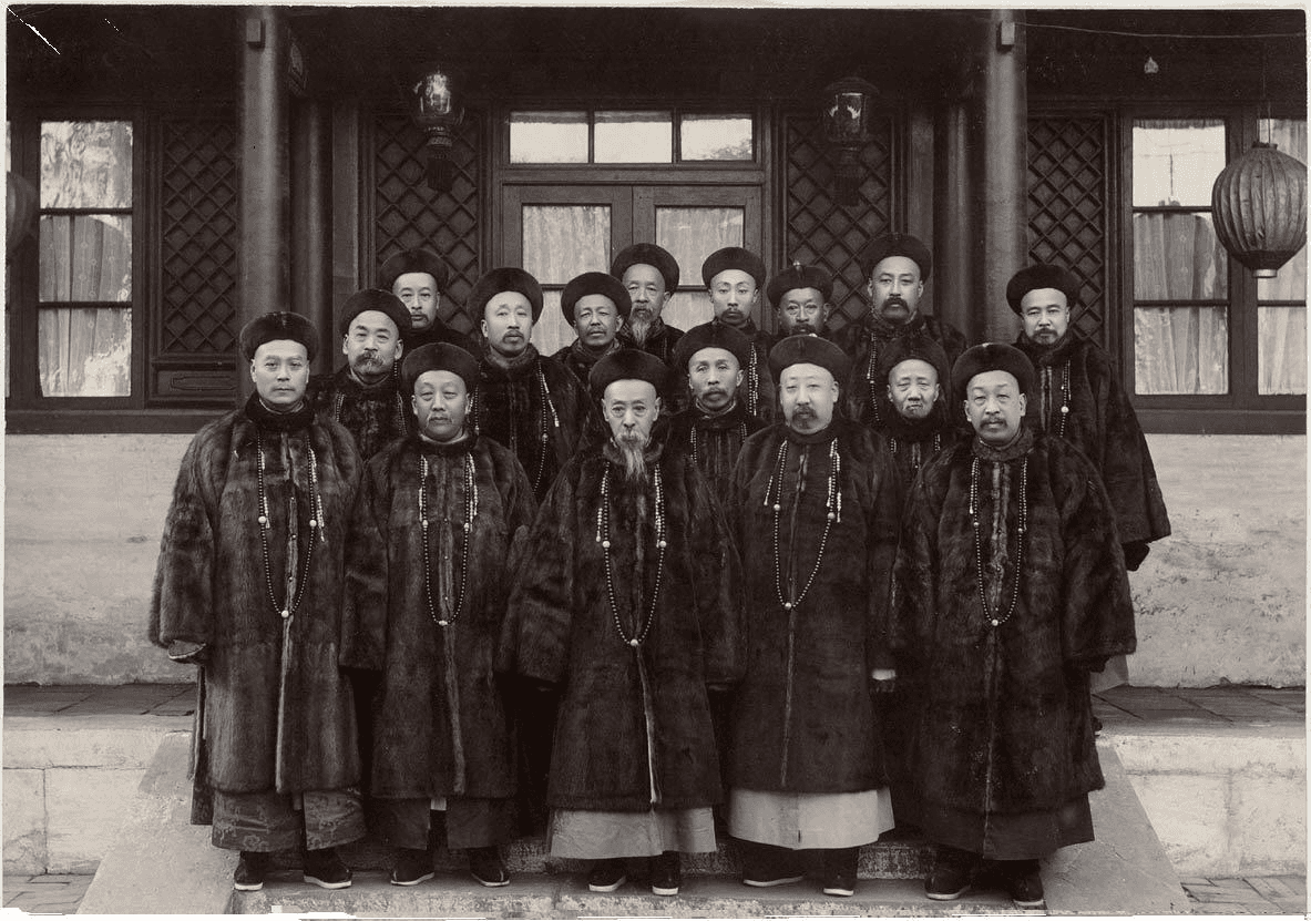 皇族内阁部分阁员合影。