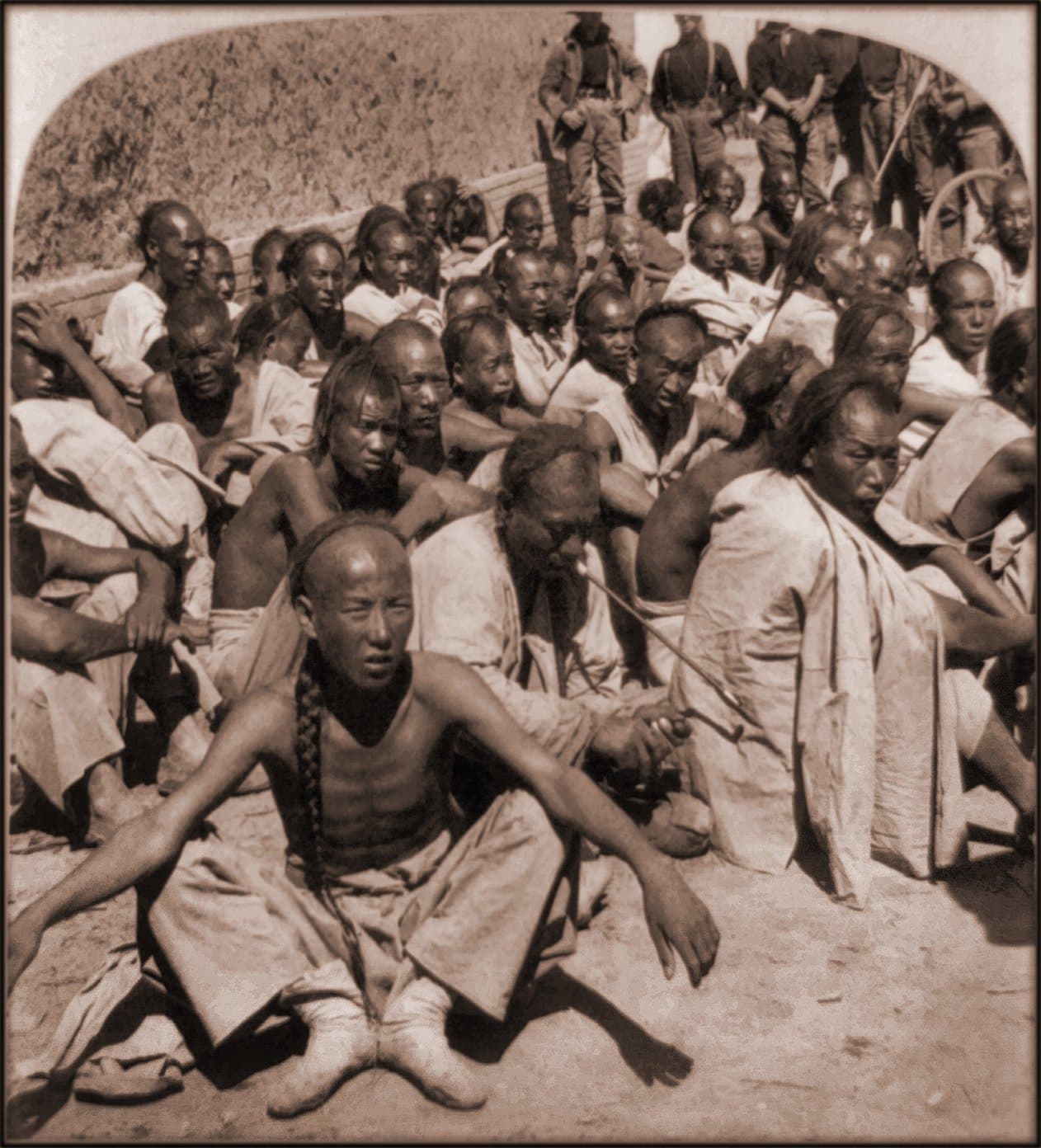 1901年，美国陆军第6骑兵师在天津抓捕的“拳民”
