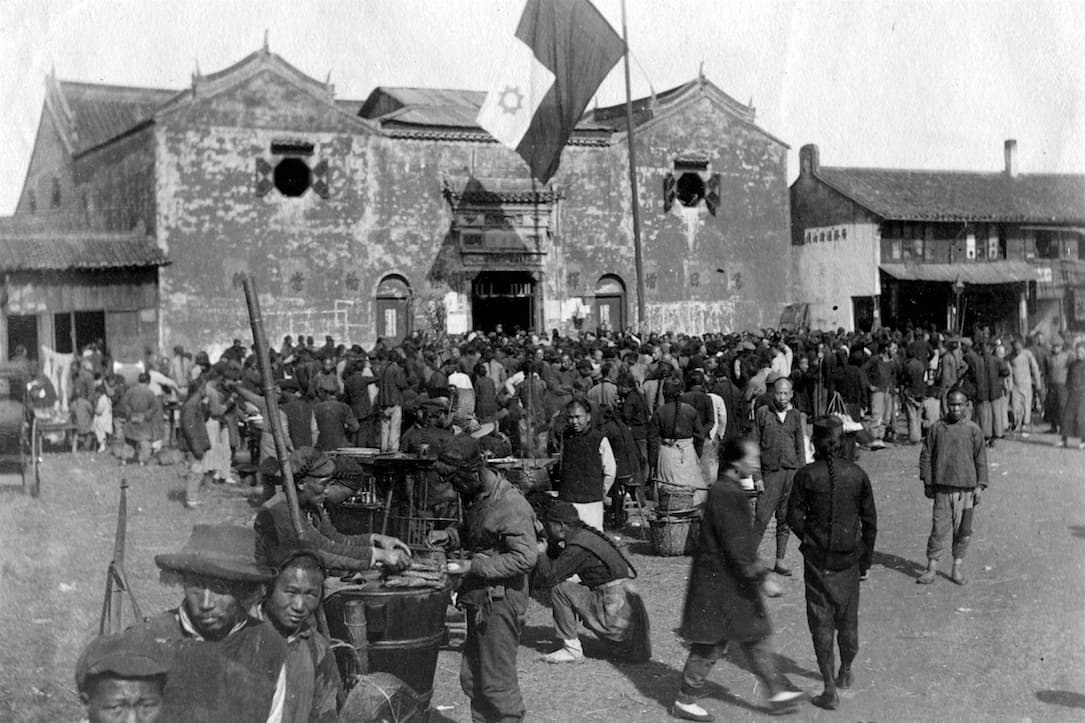 上海革命军在闸北净土庵开设兵站，招募新兵